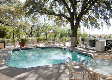 H I Express & Suites San Antonio Medical-Six Flags Exterior photo